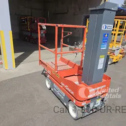 Elevador autopropulsado para una sola persona Skyjack SJ12 2018