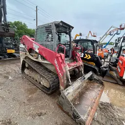 Cargador sobre orugas Takeuchi TL12V2-CR 2019