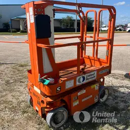 Elevador autopropulsado para una sola persona Snorkel TM12E 2022