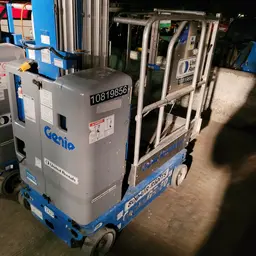 Elevador autopropulsado para una sola persona Genie GR-20 2018
