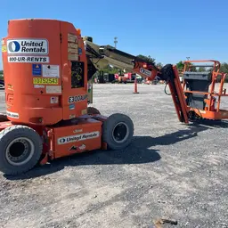 brazo de elevación articulado JLG E300AJP 2018
