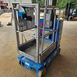 Elevador autopropulsado para una sola persona Genie GR-20 2016