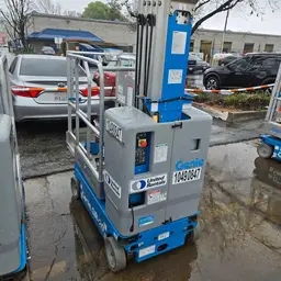 Elevador autopropulsado para una sola persona Genie GR-20 2016