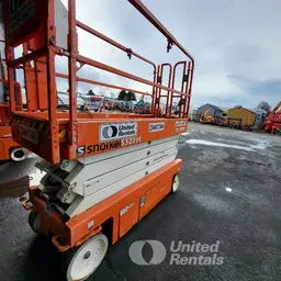elevador de tijera Snorkel S3226E 2019