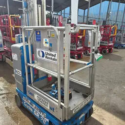 Elevador autopropulsado para una sola persona Genie GR-20 2018