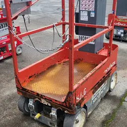 Elevador autopropulsado para una sola persona Skyjack SJ16 2018