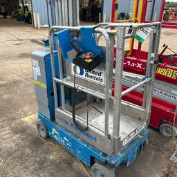 Elevador autopropulsado para una sola persona Genie GR-20 2017