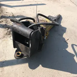 Conexión Atlas Copco SB 452 2016