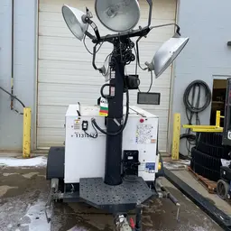 Torre de luz portátil Generac MLT4200IVF4 2021