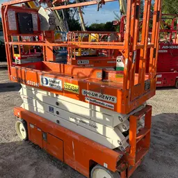 elevador de tijera Snorkel S3226E 2019