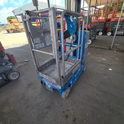 Elevador autopropulsado para una sola persona Genie GR-20 2017