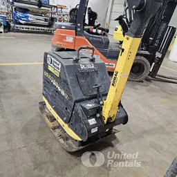 Compactadora vibratoria de láminas BOMAG BPR70/70DE 2022