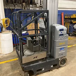 Elevador autopropulsado para una sola persona JLG 20MVL 2016