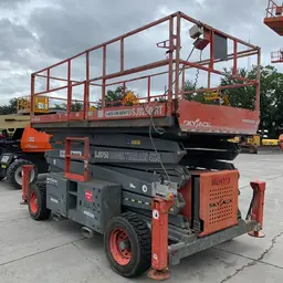 elevador de tijera para terreno escabroso Skyjack SJ9250RT 2013