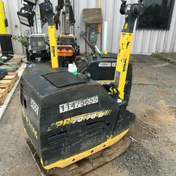 Compactadora vibratoria de láminas BOMAG BPR70/70DE 2022