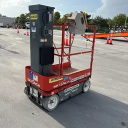 Elevador autopropulsado para una sola persona Skyjack SJ16 2017