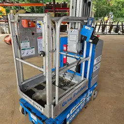 Elevador autopropulsado para una sola persona Genie GR-20 2018