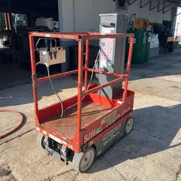 Elevador autopropulsado para una sola persona Skyjack SJ16 2018
