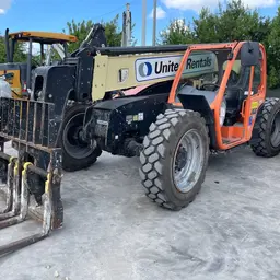 Montacargas JLG 742 2017