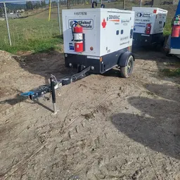 Compactadora vibratoria de láminas BOMAG BPR70/70DE 2022