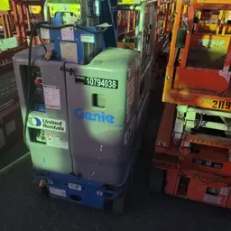 Elevador autopropulsado para una sola persona Genie GR-12 2018