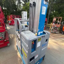 Elevador autopropulsado para una sola persona Genie GR-20 2016