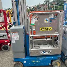 Elevador autopropulsado para una sola persona Genie GR-20 2017