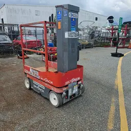 Elevador autopropulsado para una sola persona Skyjack SJ16 2018
