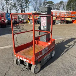 Elevador autopropulsado para una sola persona Skyjack SJ16 2018