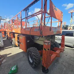 elevador de tijera para terreno escabroso JLG 330LRT 2020