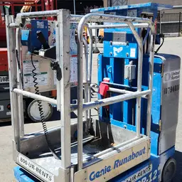Elevador autopropulsado para una sola persona Genie GR-12 2018