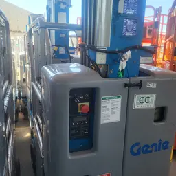 Elevador autopropulsado para una sola persona Genie GR-20 2016