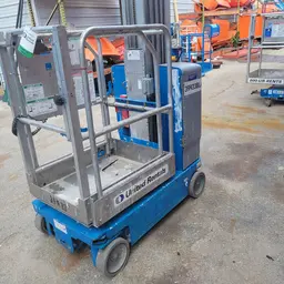 Elevador autopropulsado para una sola persona Genie GR-20 2016