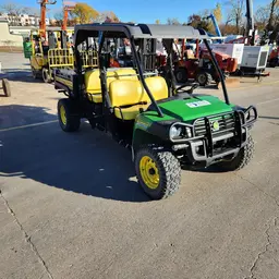 Vehículo utilitario John Deere 855M S4 2022