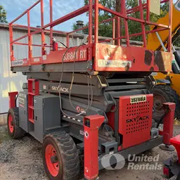 elevador de tijera para terreno escabroso Skyjack SJ8841RT 2018